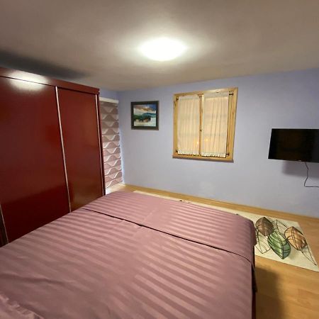 B & B Pogradec Eksteriør bilde