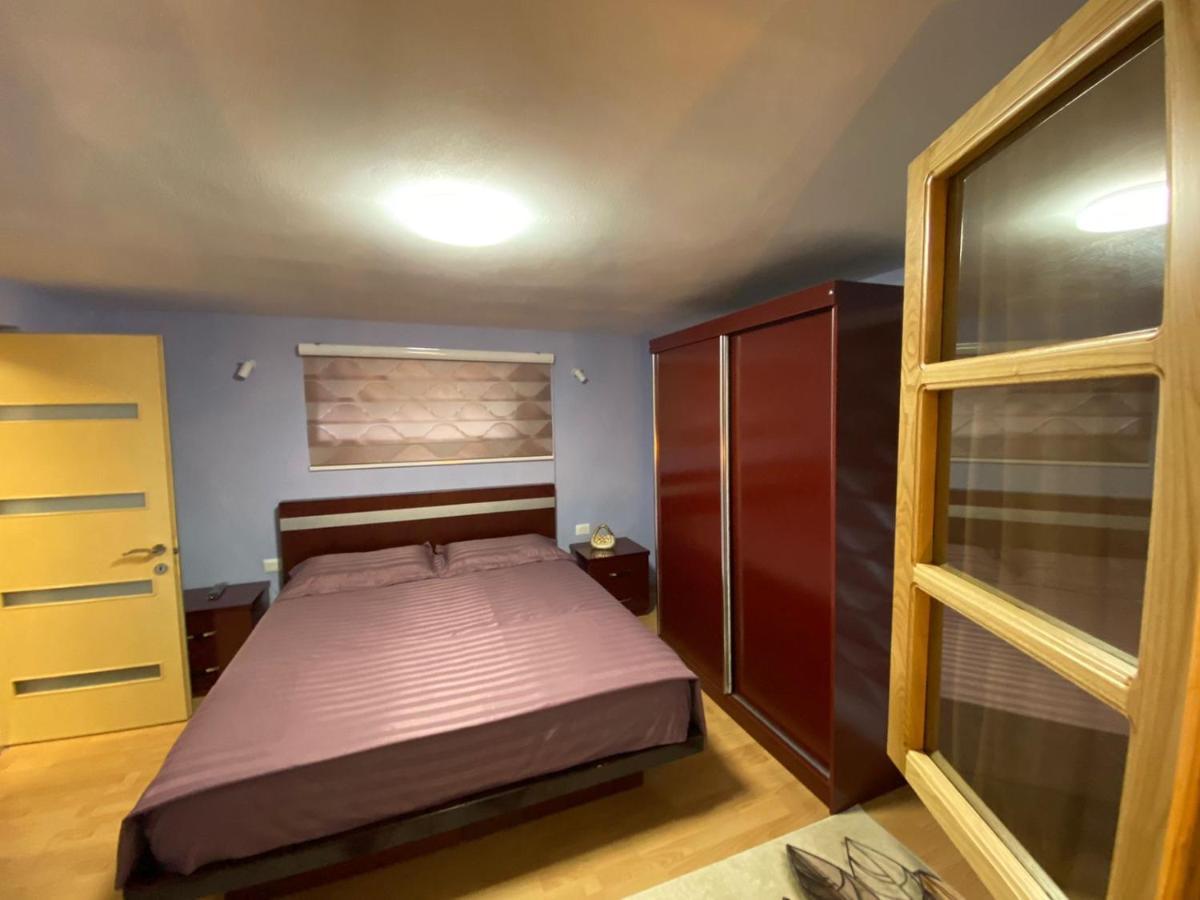 B & B Pogradec Eksteriør bilde