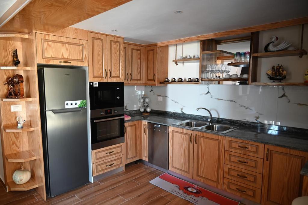 B & B Pogradec Eksteriør bilde
