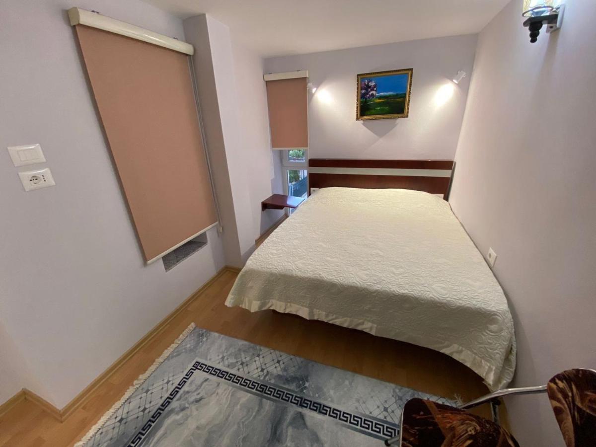 B & B Pogradec Eksteriør bilde