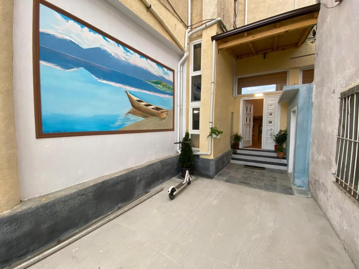 B & B Pogradec Eksteriør bilde